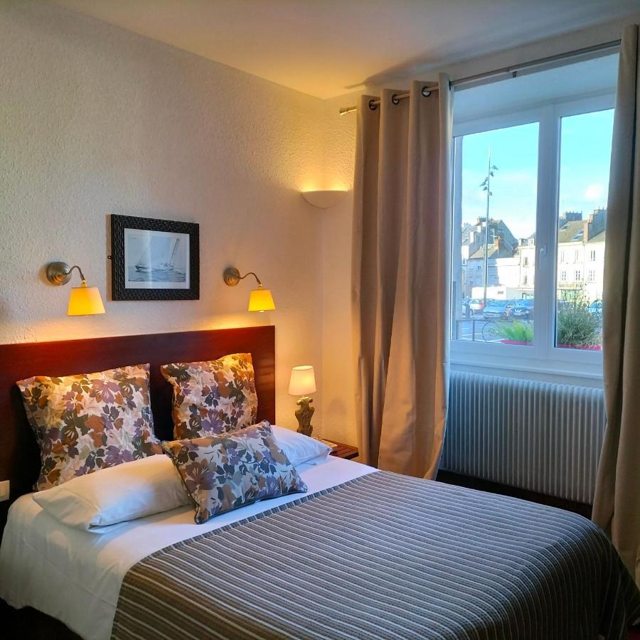 Logis Hotel Restaurant La Regence Cherbourg-en-Cotentin Exterior foto