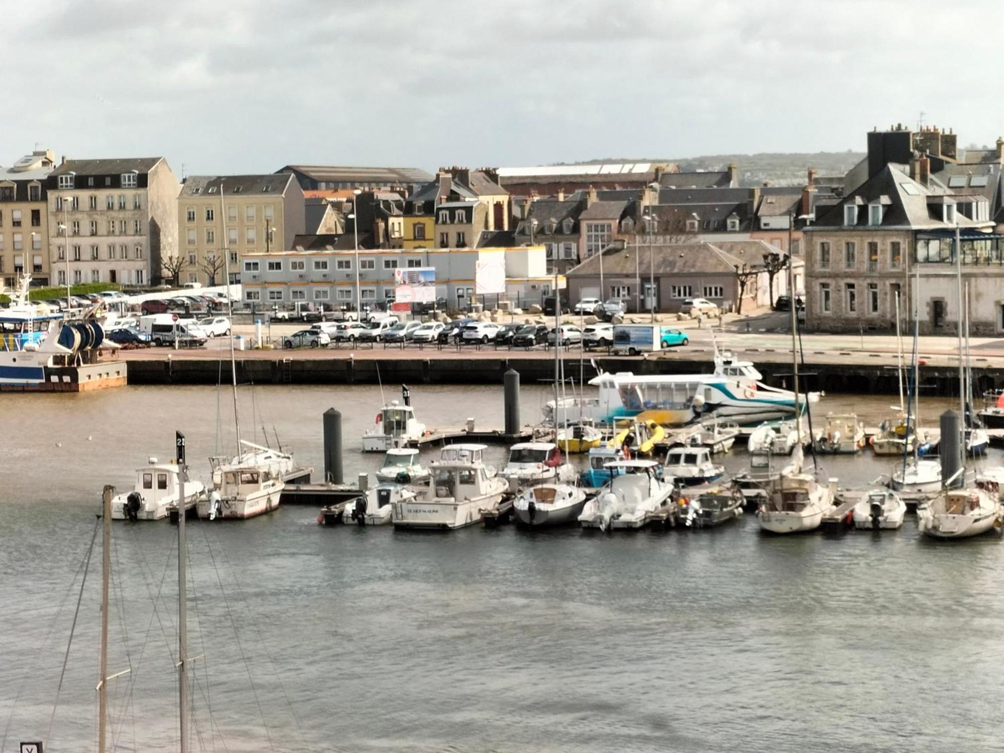 Logis Hotel Restaurant La Regence Cherbourg-en-Cotentin Exterior foto